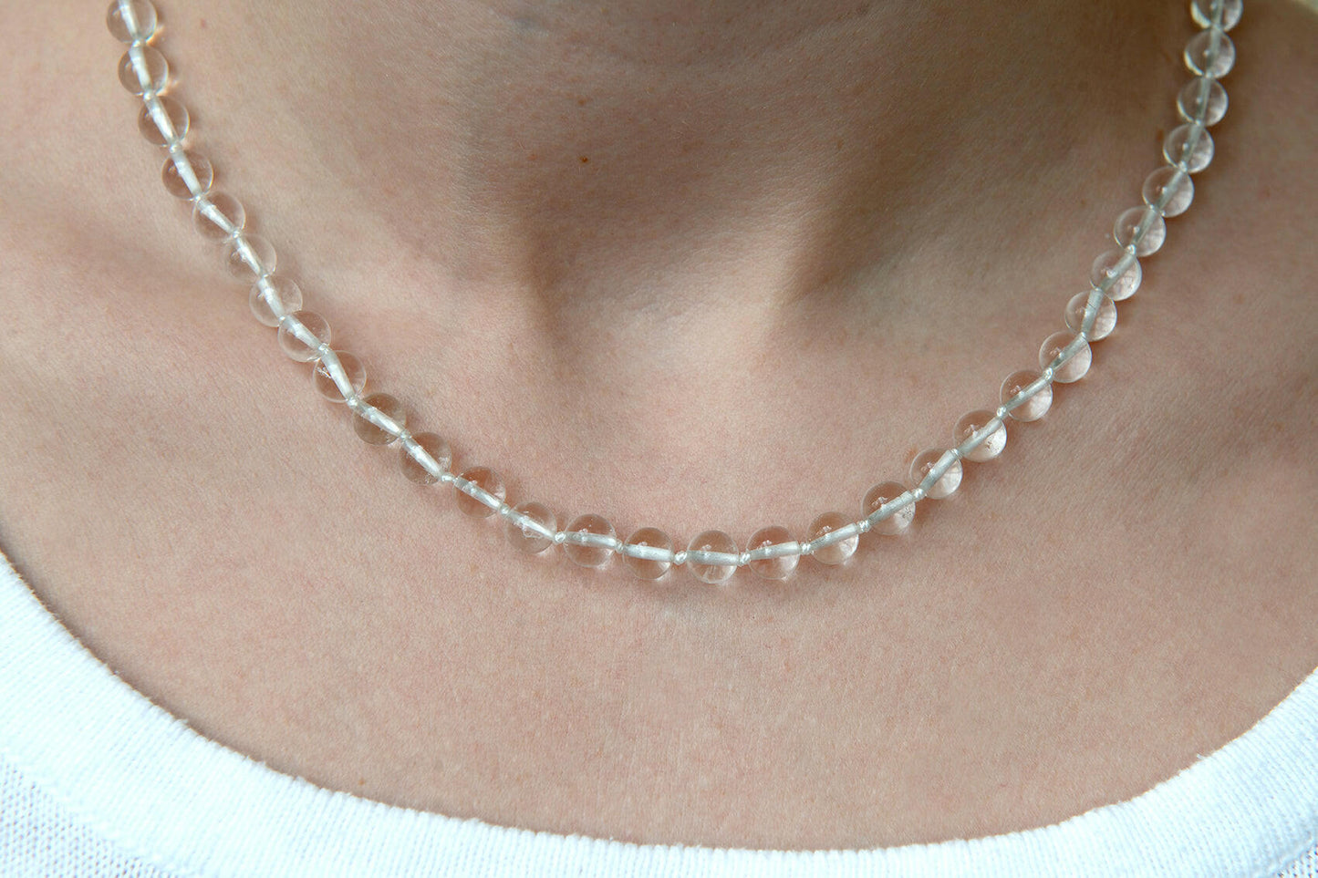 Bergkristallkette – Handgeknüpft mit Liebe.