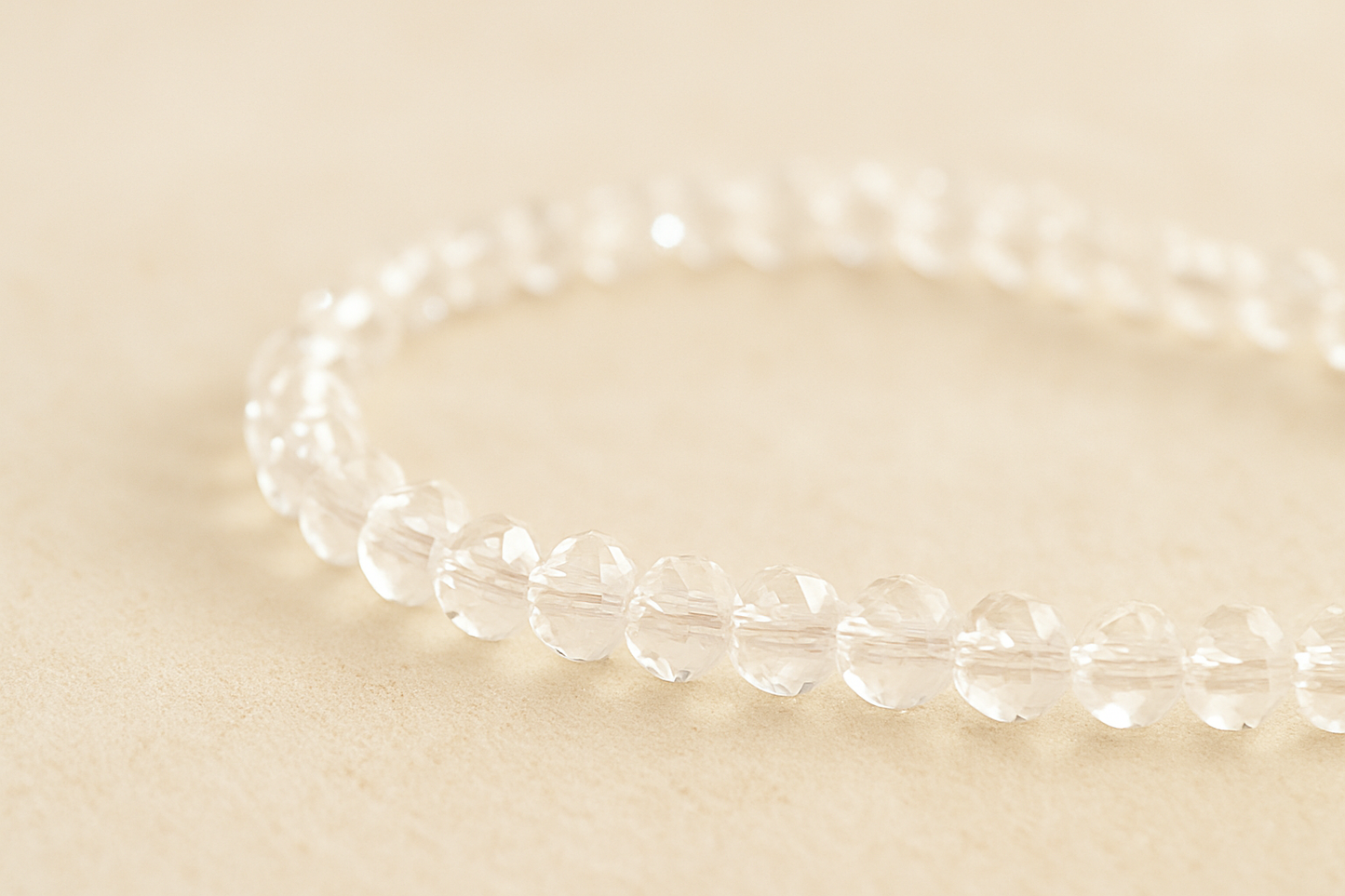 Zarte Glitzer-Kristall-Kette.