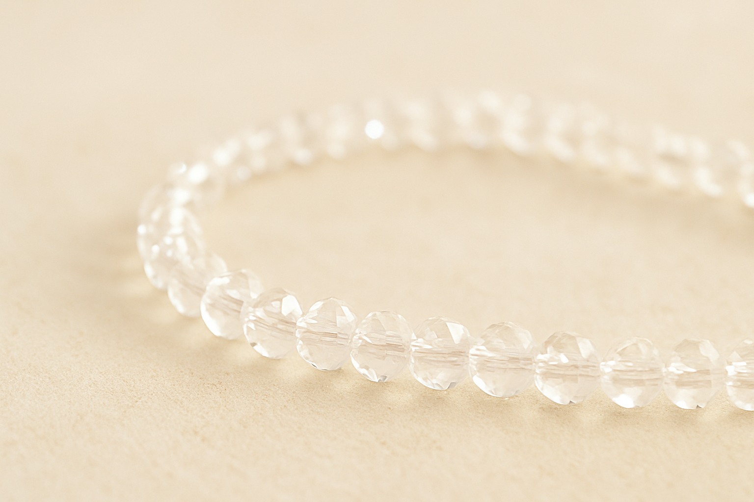 Zarte Glitzer-Kristall-Kette.