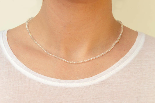 Zarte Glitzer-Kristall-Kette.