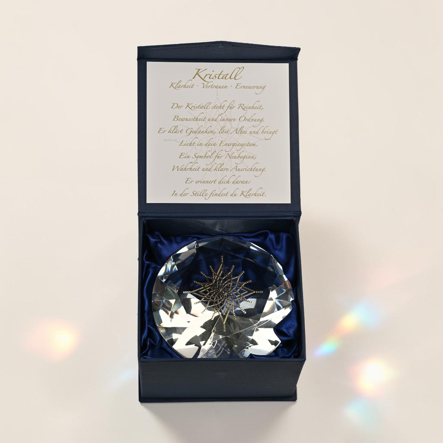 Kristall der Klarheit in hochwertiger Geschenkbox – Spirituelles Geschenk mit Bedeutung von Diana Wunsch, Glasdiamant mit Lichtcode-Symbol und Begleitkarte, Klarheit Vertrauen Erneuerung