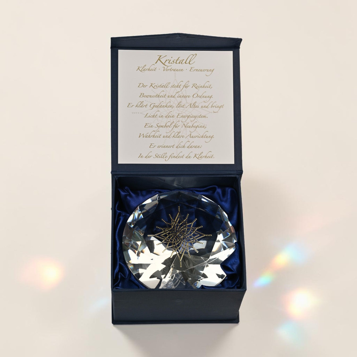 Kristall der Klarheit in hochwertiger Geschenkbox – Spirituelles Geschenk mit Bedeutung von Diana Wunsch, Glasdiamant mit Lichtcode-Symbol und Begleitkarte, Klarheit Vertrauen Erneuerung