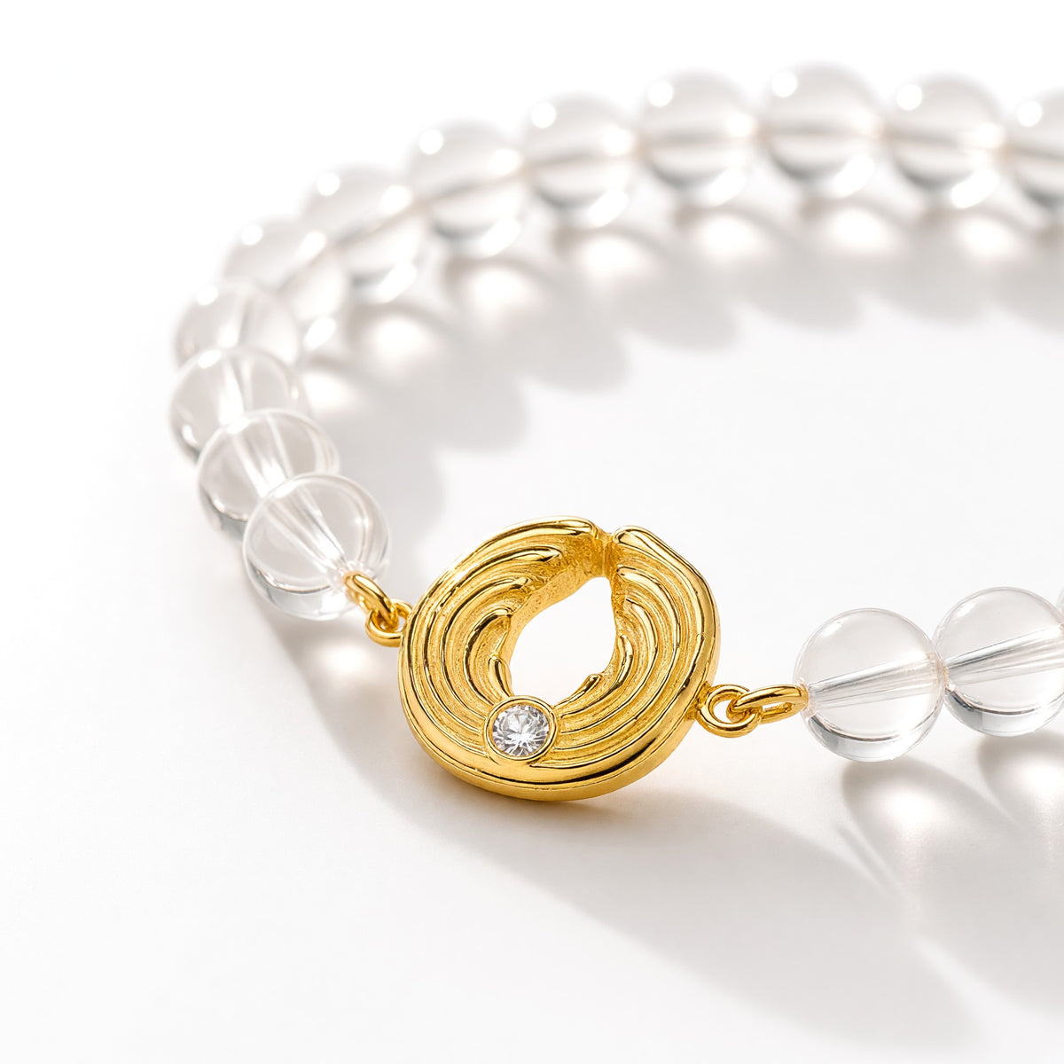 Bergkristall-Engelarmband Gold — kleiner Engel. Spiritueller Schmuck